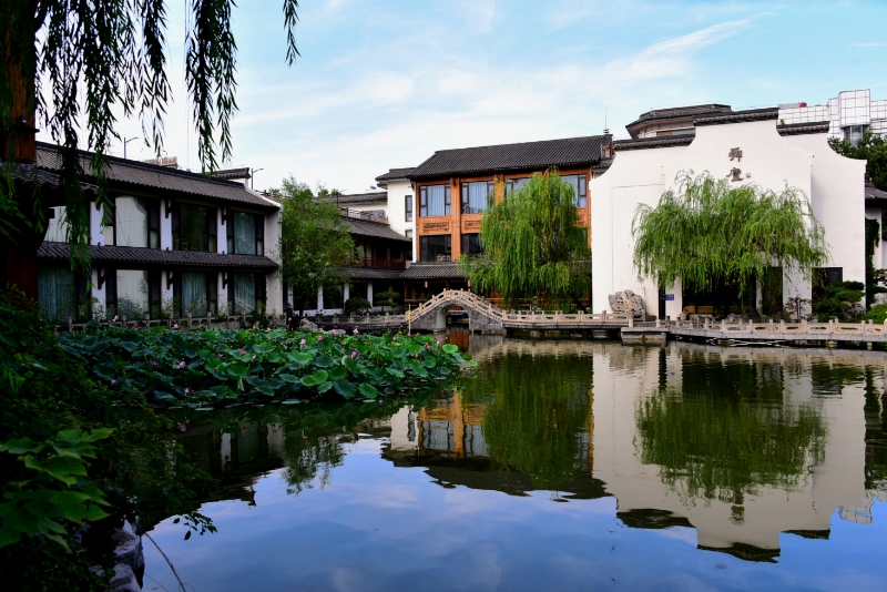 《舜庐-水上人家》 王新利.jpg