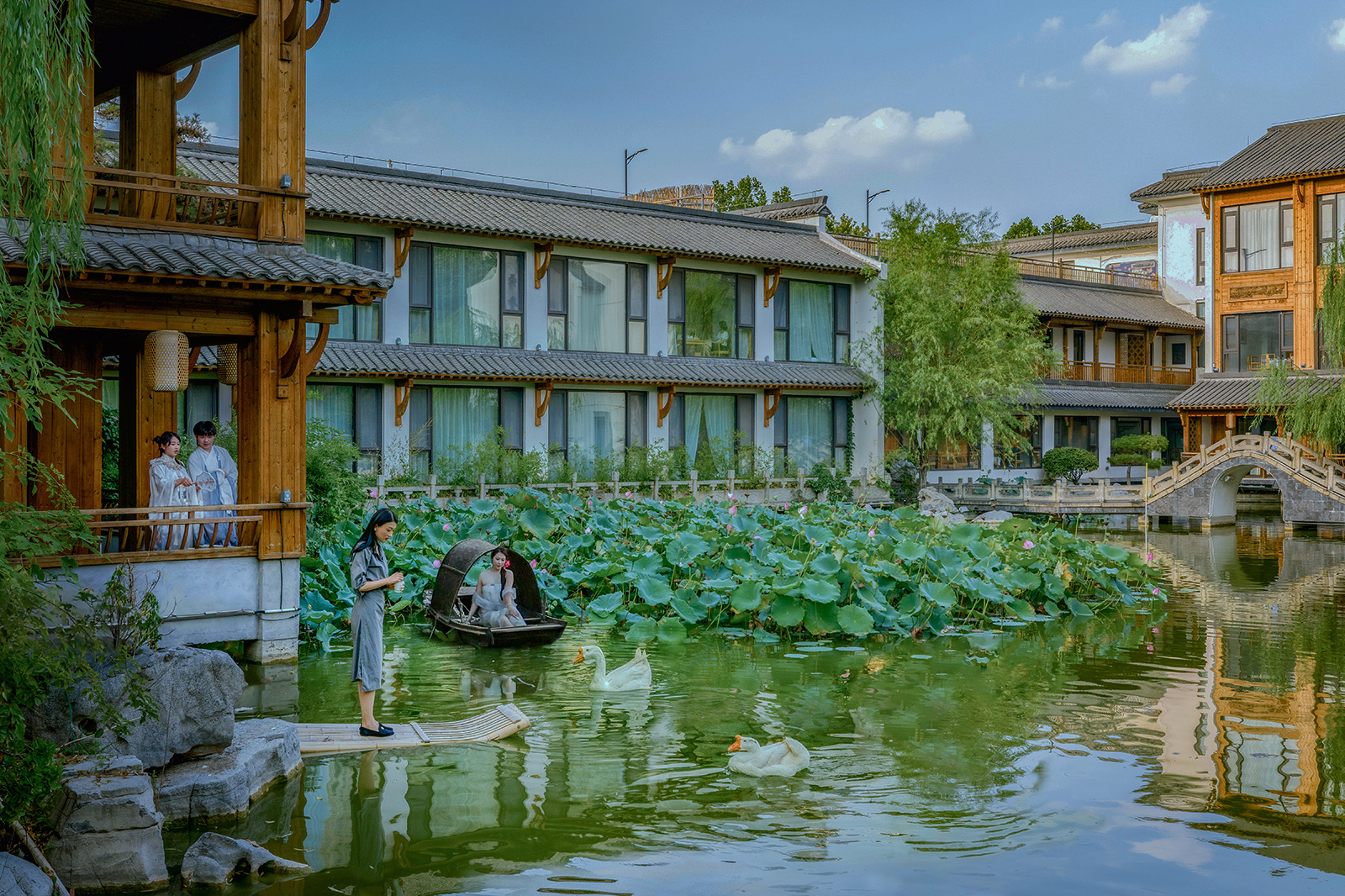 《花港观鱼》 刘勇.jpg