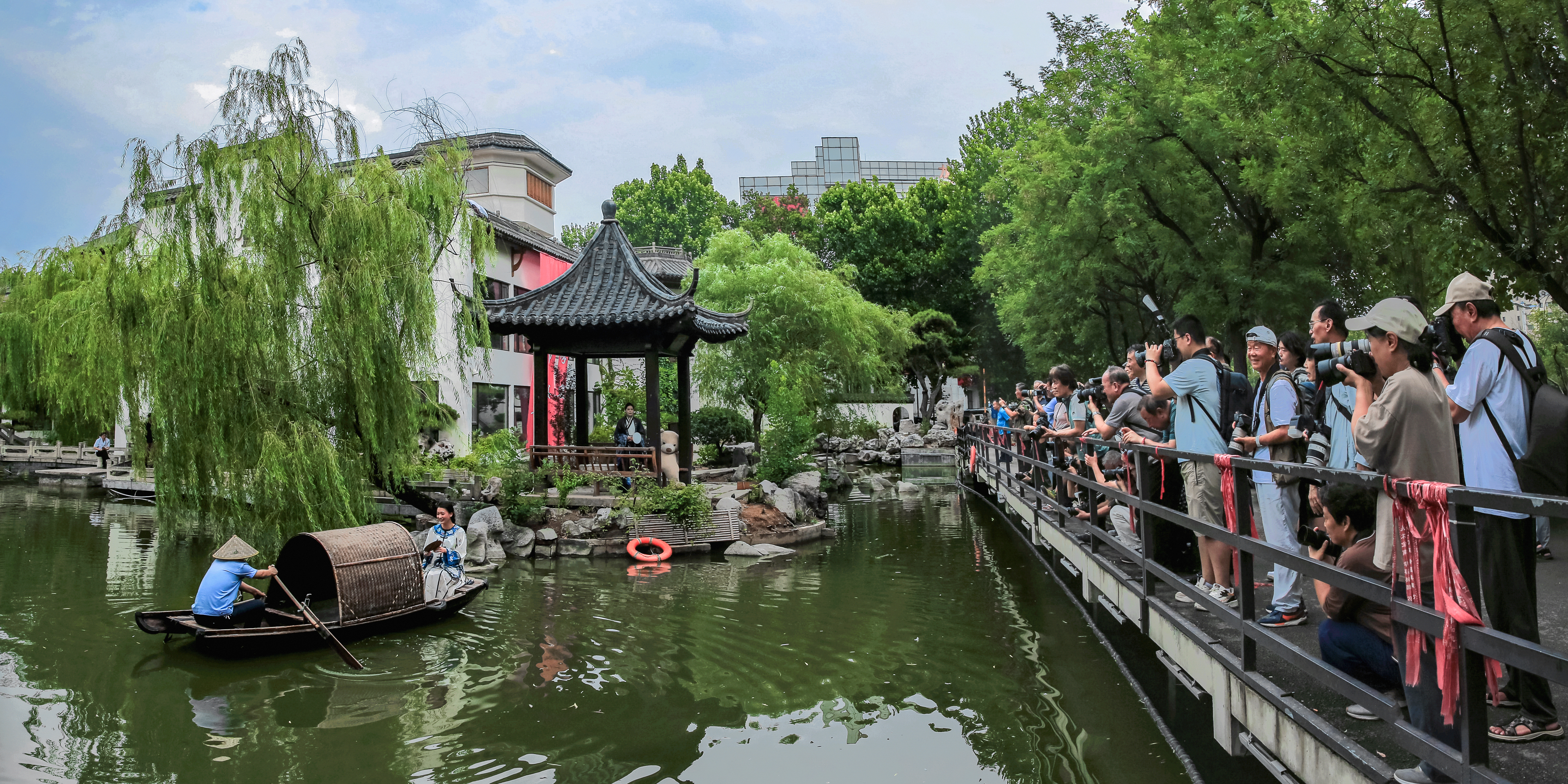 《舜庐荷园欢乐多》 林珈宇.jpg