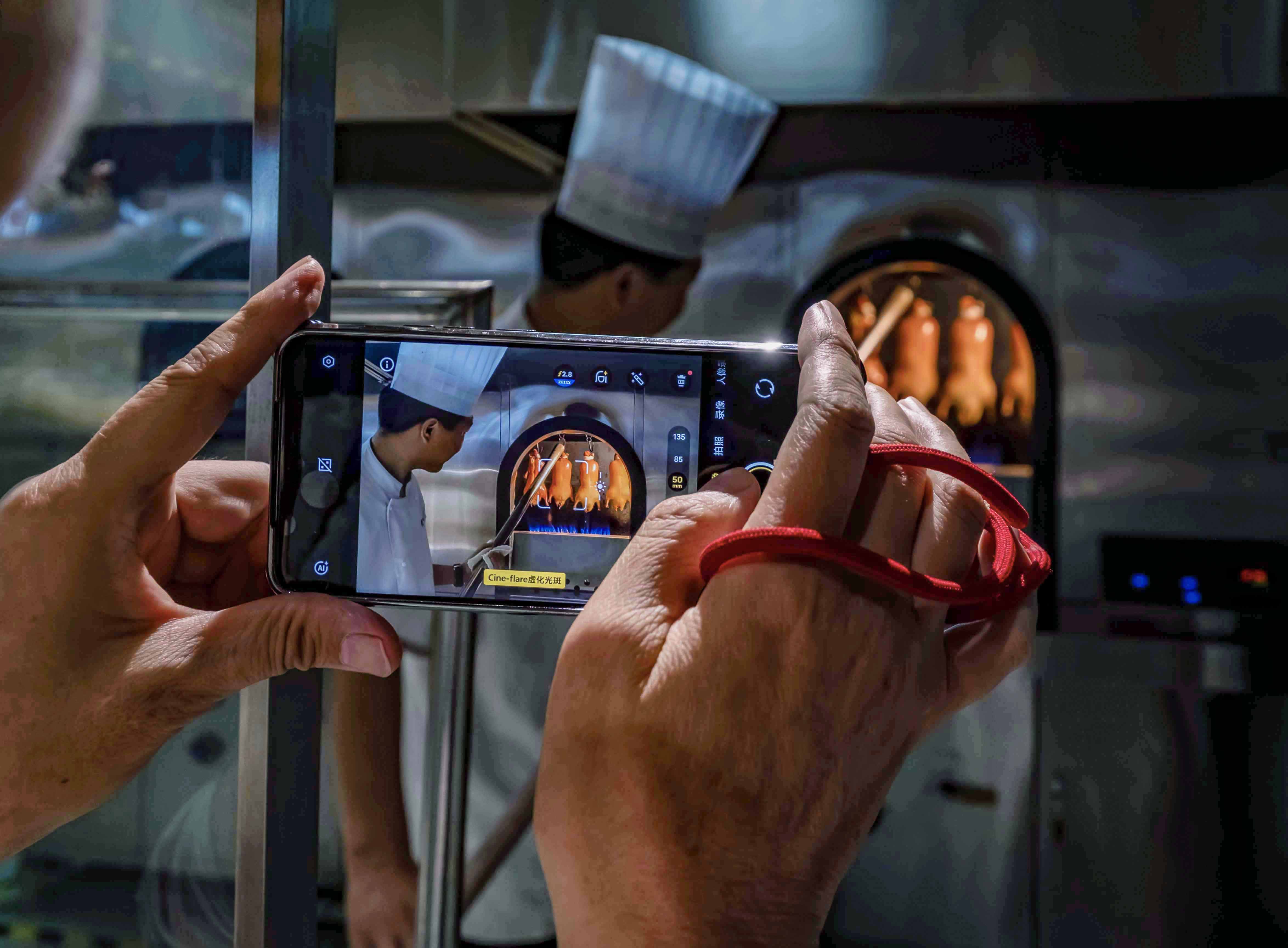 《掌镜食光》 宋懿龙.jpg