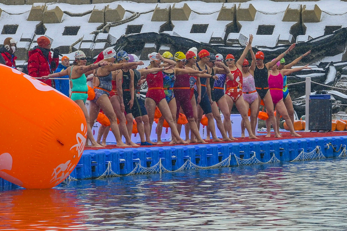 英姿飒爽  雪花娇艳_调整大小.JPG