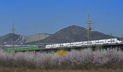 春风送暖  和谐奋进