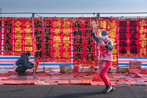 招揽顾客的摊主