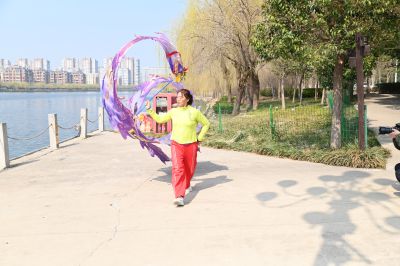 洛神湖畔舞龙人2