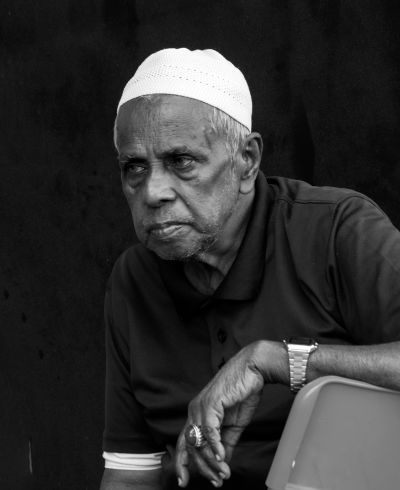 新加坡花甲老人