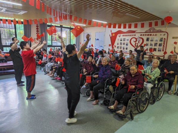 老人院里的歌声