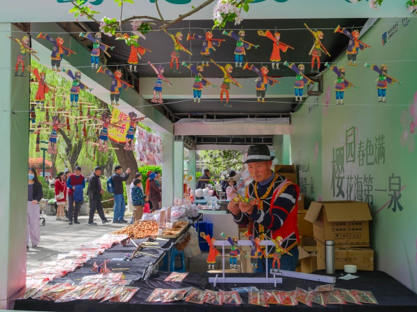 花季非遗皮影戏