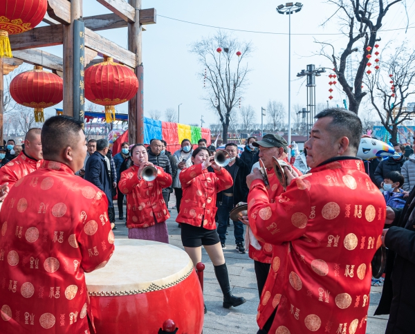 百姓今儿真高兴