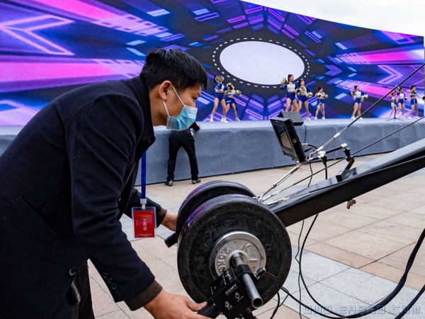 《直播时代》组照