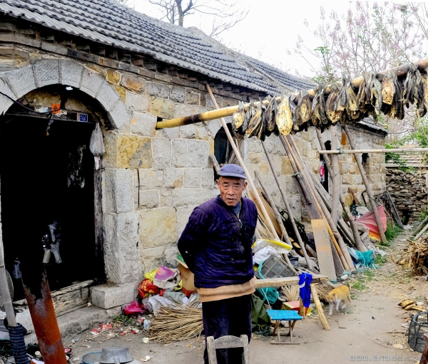 《独山岛的渔家老汉》