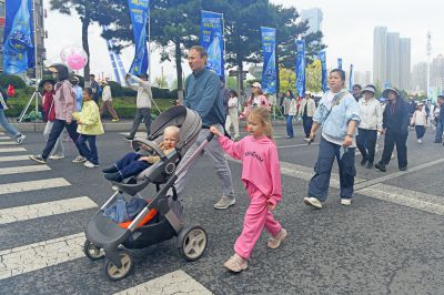 行走在平安大道上