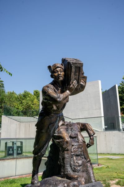 一战劳工纪念馆雕塑