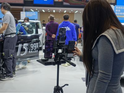 2025齐鲁春季车展掠影——直播的美女