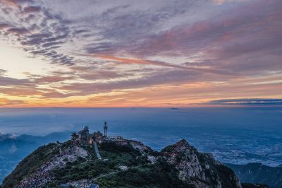 日观峰上观云海
