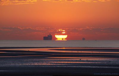 [原创]  日出东方