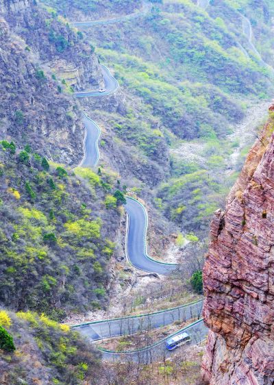 蜿蜒的南太行山区公路