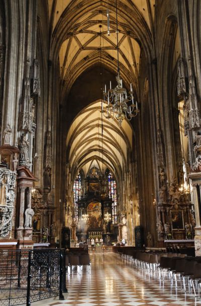 奥地利圣斯特凡大教堂内景