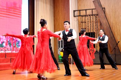 滕州市樱花苑社区重阳节演出—交谊舞—4