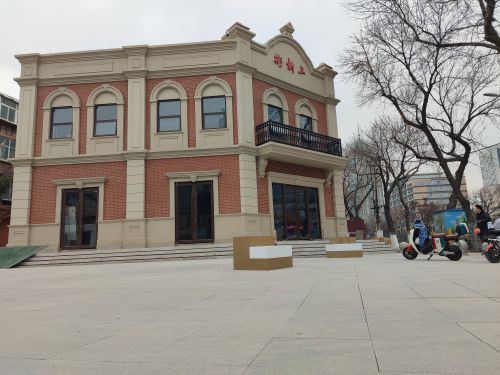 围挡拆了，上新街初露倪端