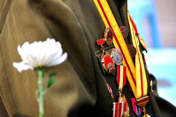 老战士的情愫（组照）：2哀思