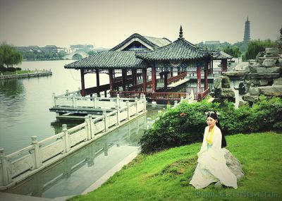 [原创]古城的湖岸回廊