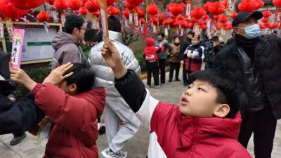 动脑筋，猜灯谜