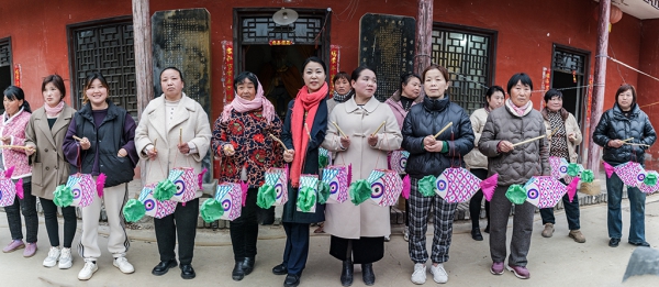 祭拜黄河的人们