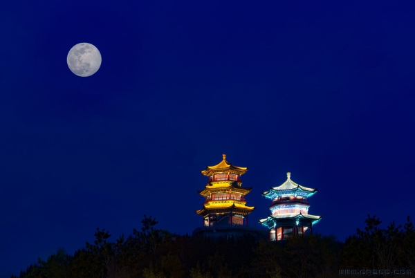 金凤阁大月亮