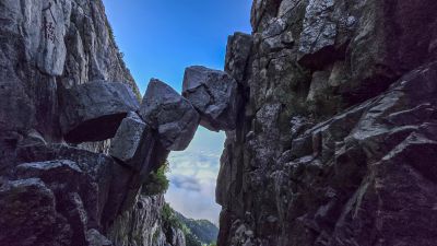 泰山仙人桥下彩云飞