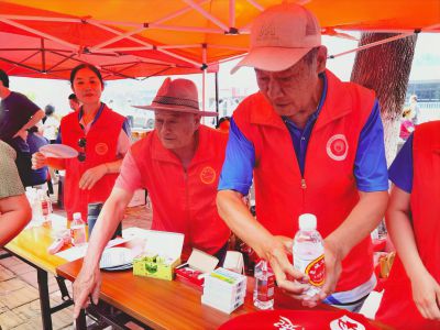 泉城义工高考献爱心 （3）