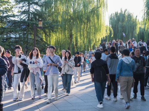 国庆节期间大明湖人潮涌动