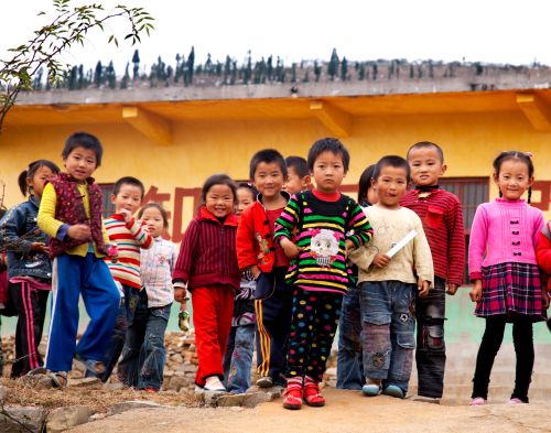 《可爱的山里娃》