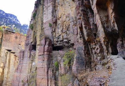 行走南太行挂壁公路