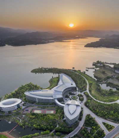 [原创]《守望夕阳最后的那片光芒》