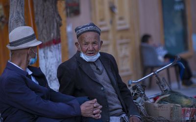 [原创]闲聊的两老汉