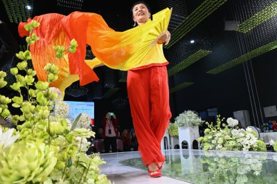 欢快的舞蹈跳起来