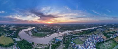 晚霞映射黄河湾