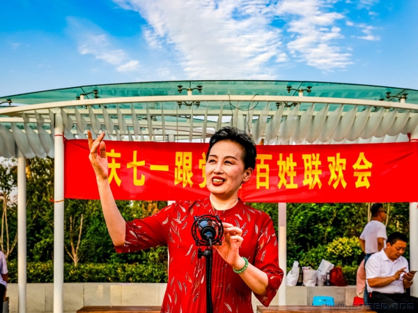 《唱支山歌给党听》