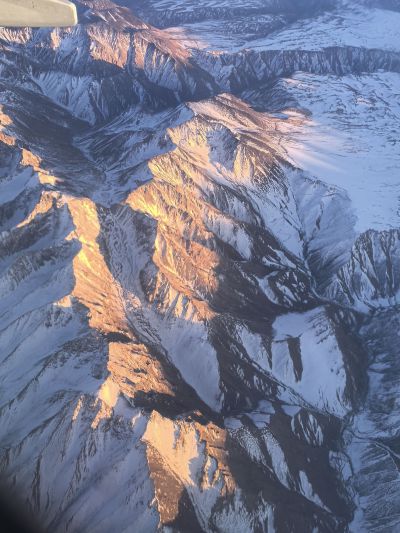 机舱外的风光——日照金山