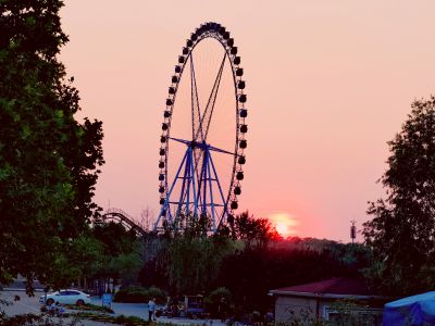 落日余晖，璀璨星河