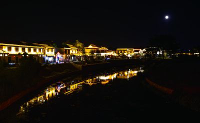 《迷人运河湾》