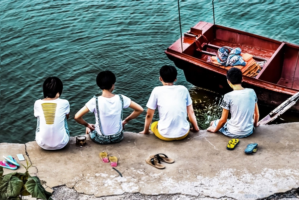 《童年的湖畔光阴》