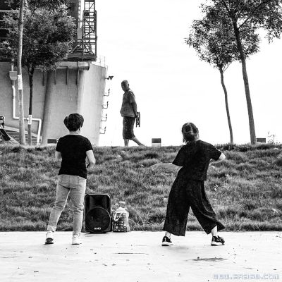 [原创]《尽情摇摆》