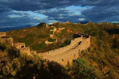 《落日余晖金山岭》