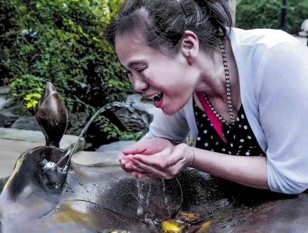 《畅饮甘露醉心田》