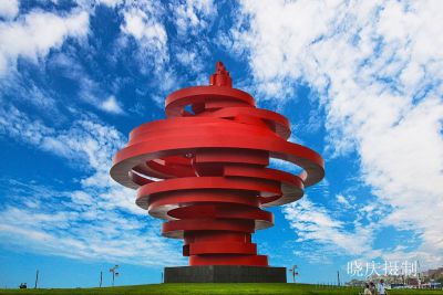 雕塑“五月的风”