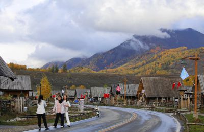 禾木村的秋日风情