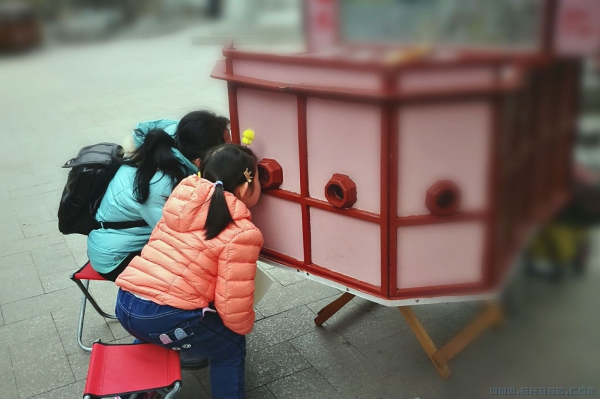 里面的世界好精彩