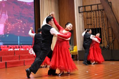 滕州市樱花苑社区重阳节演出—交谊舞—1