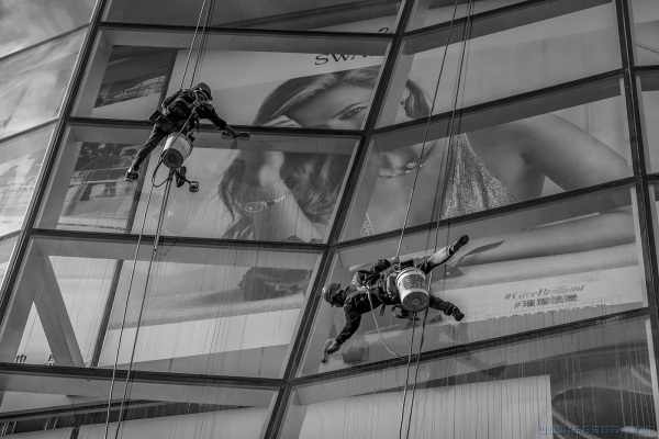 《空中美容使者》